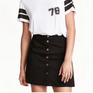 🌸 H&M suede black mini skirt size 8